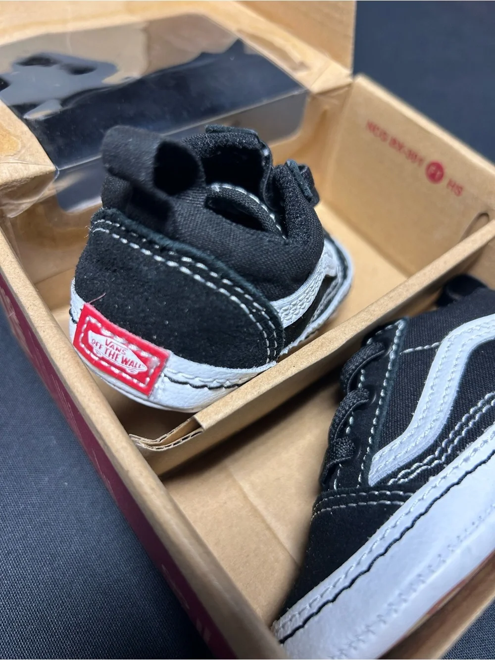 NIB Vans Infant Old Skool Crib Shoes Black/White Size 4 (6-9 Months)
